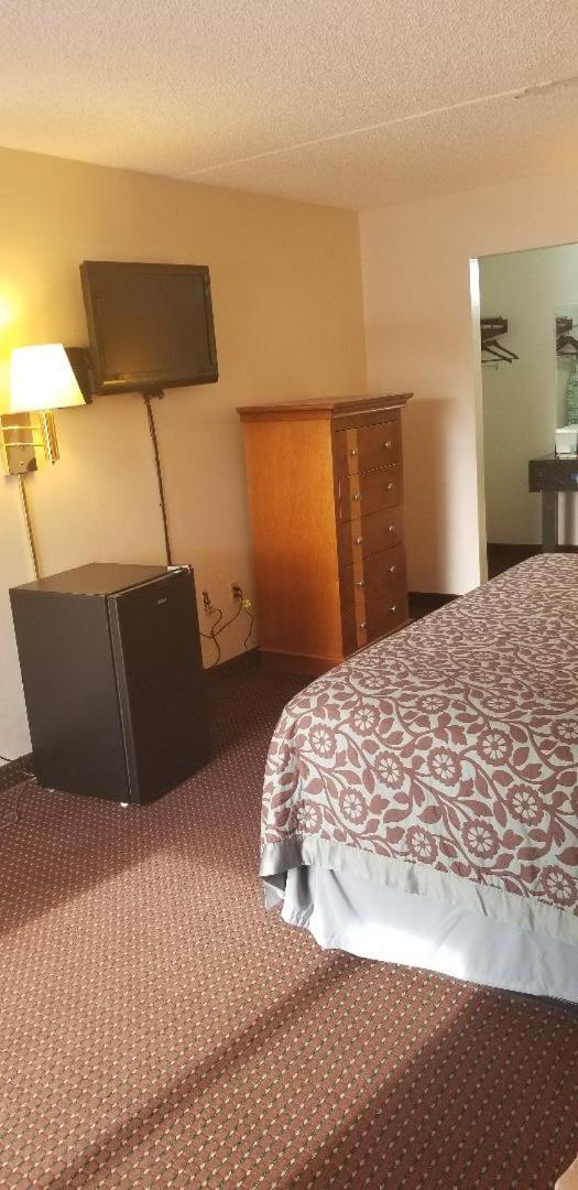 Americas Best Value Inn Holly Springs Екстер'єр фото