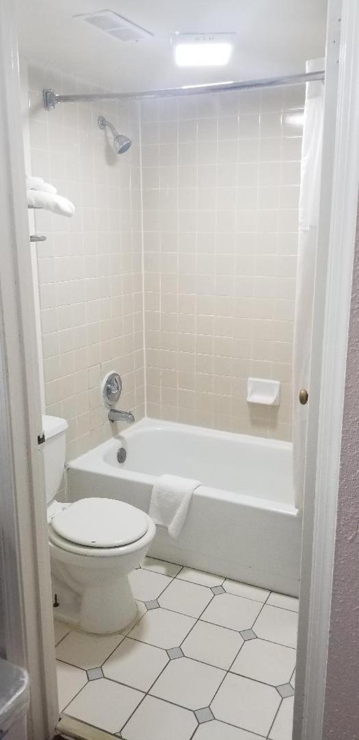 Americas Best Value Inn Holly Springs Екстер'єр фото